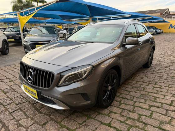 MERCEDES-BENZ GLA 250 2.0 16V TURBO GASOLINA VISION 4P AUTOMÁTICO MERCEDES-BENZ GLA 250 2.0 16V TURBO GASOLINA VISION 4P AUTOMÁTICO
